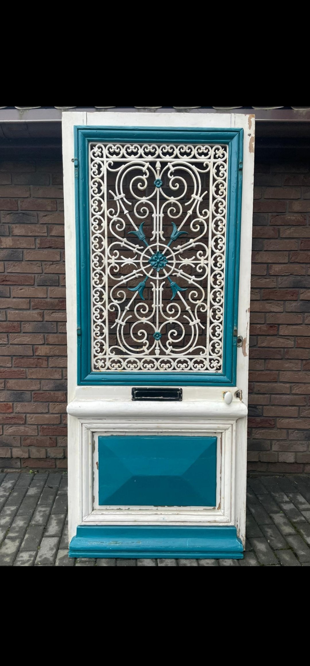  19.77.8   /   Lauko durys