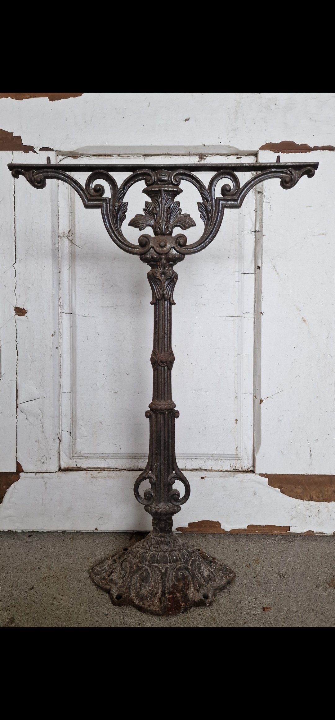 19.77.12   /   špižinės stalo kojos